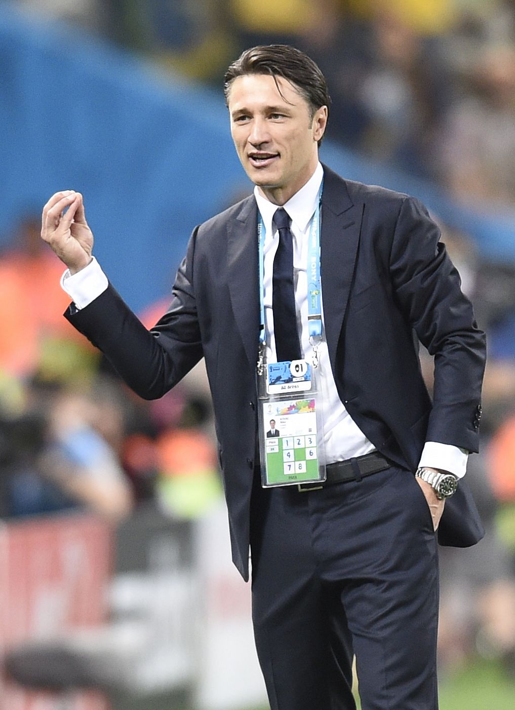 El seleccionador craota, Niko Kovac, protesta una jugada durante el partido del Grupo A entre Brasil y Croacia en el Mundial de Brasil de 2014