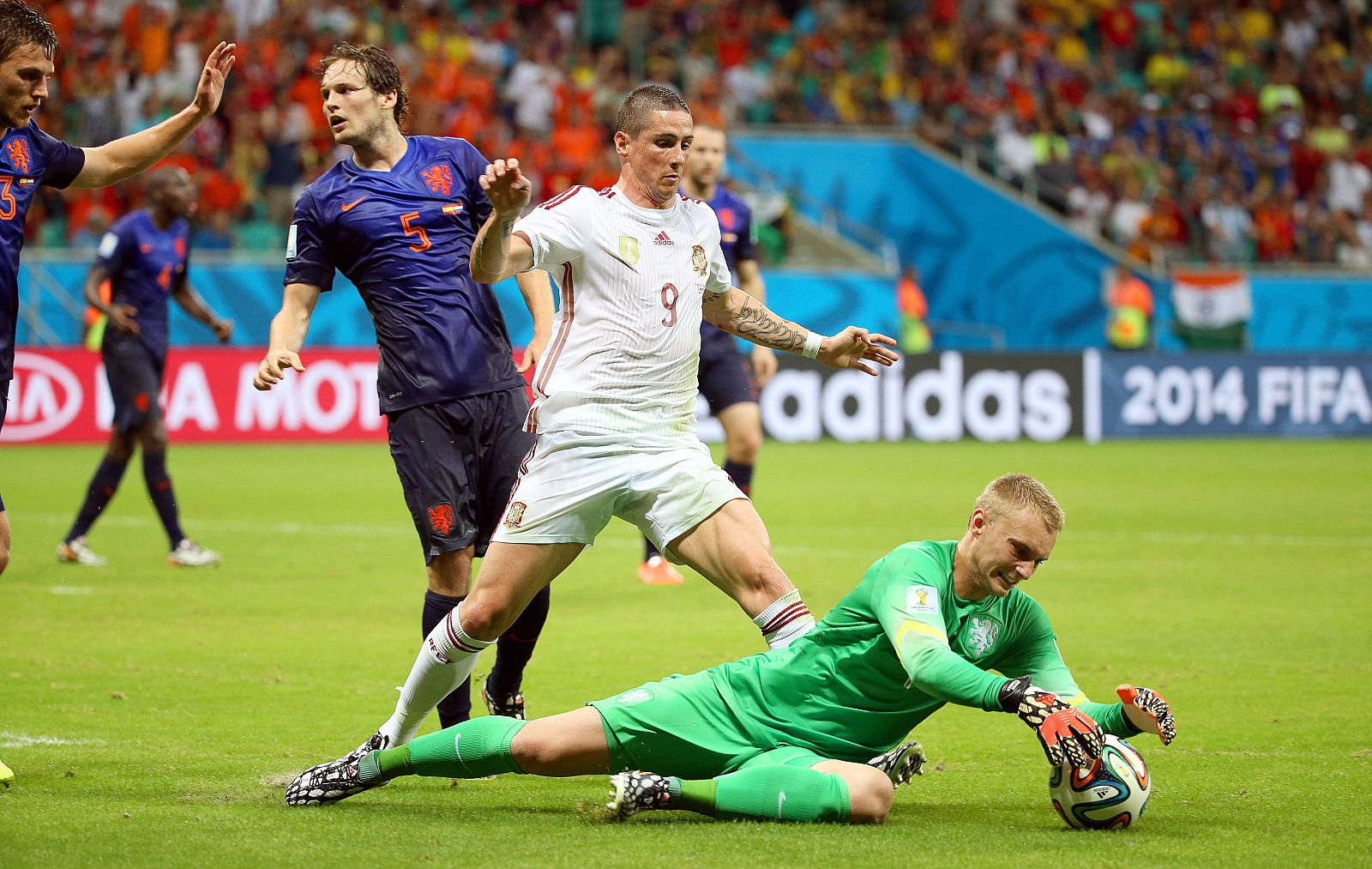 Torres en el partido ante el desastre con Holanda.