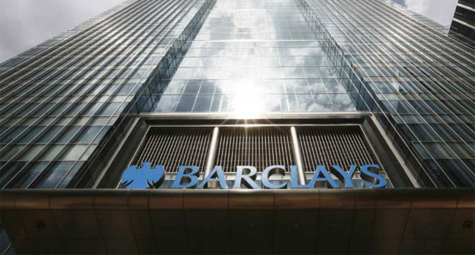 Entrada a las oficinas de Barclays.