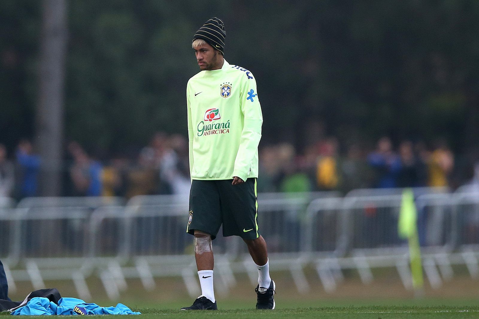 El jugador Neymar en el entrenamiento de Brasil.