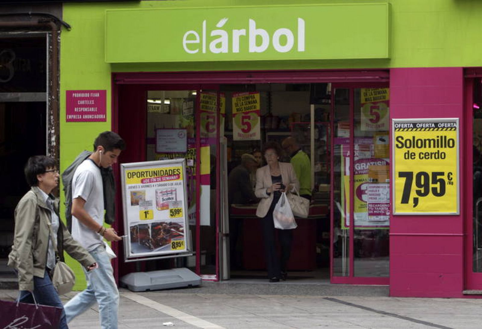 Dia compra la cadena de supermercados El Árbol por un euro | RTVE