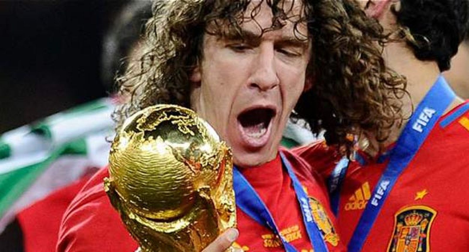 Puyol con la Copa del Mundo.