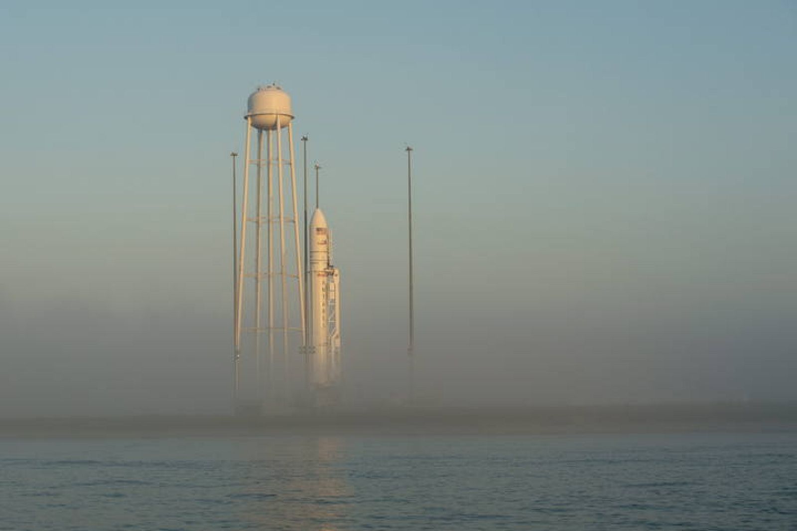 Fotografía de la cápsula Cygnus poco antes del lanzamiento