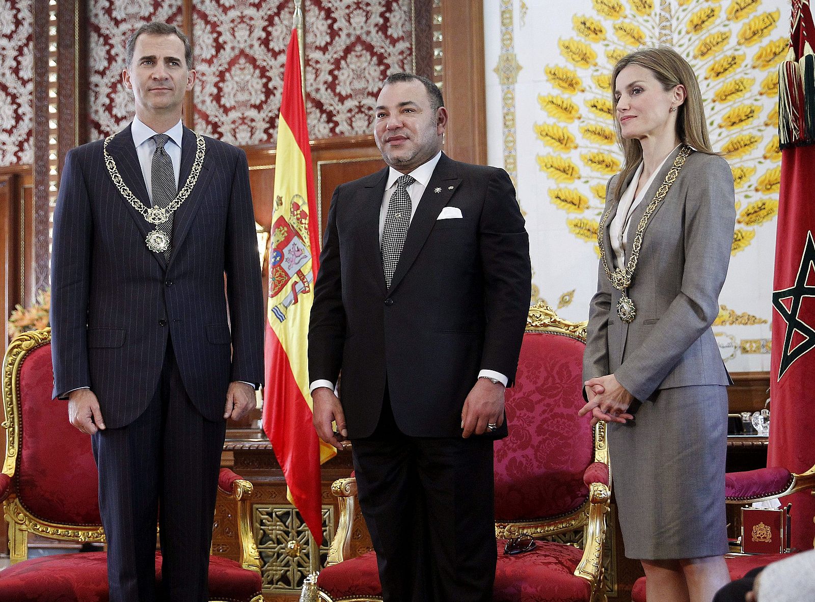 FELIPE VI RECIBIDO CON HONORES MILITARES EN EL PALACIO REAL DE RABAT