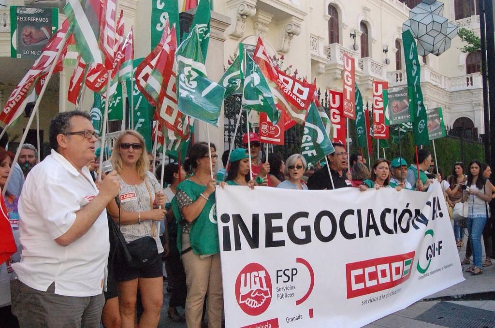 Concentración de sindicatos de la función pública en Granada