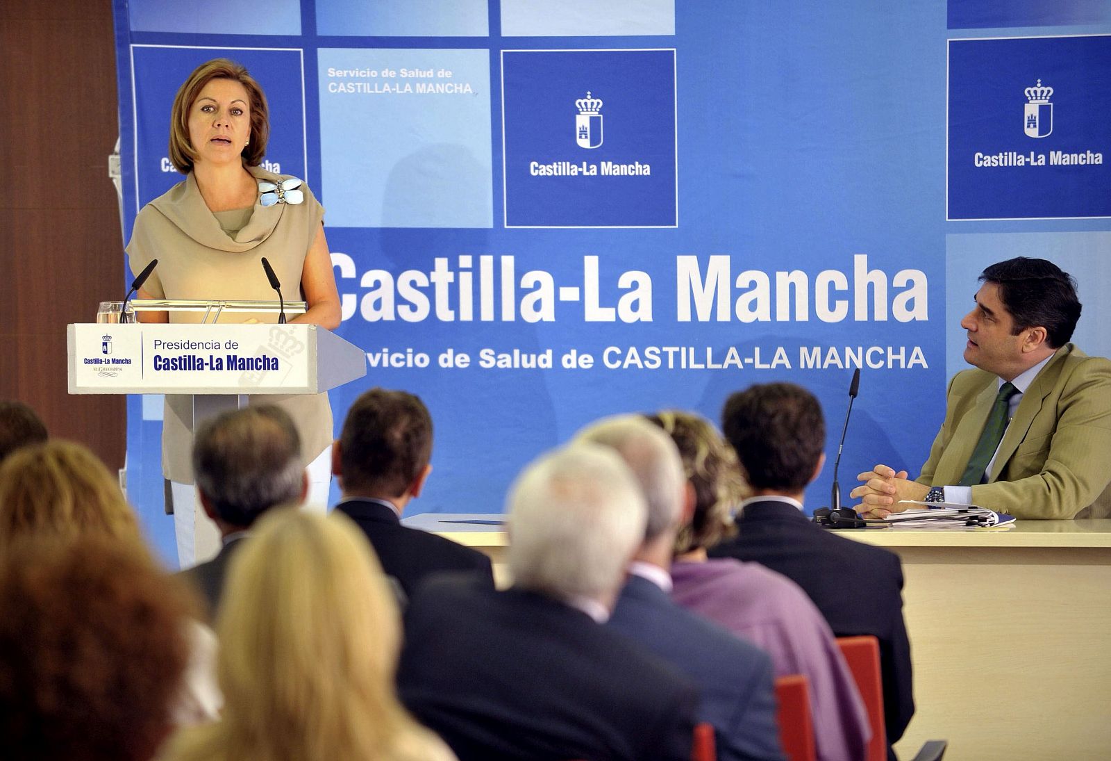 MARÍA DOLORES DE COSPEDAL PRESENTA LAS ENCUESTAS DE SATISFACCIÓN DEL SESCAM