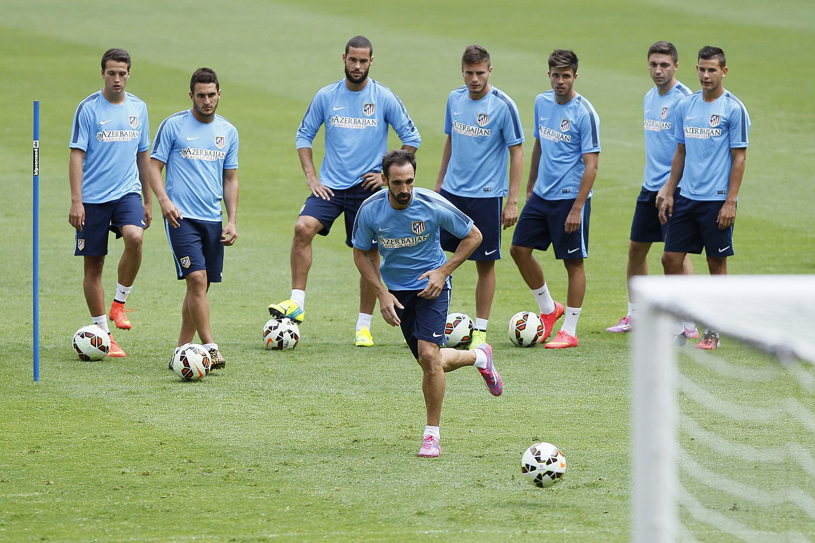 Los jugadores del Atlético, durante un entrenamiento.