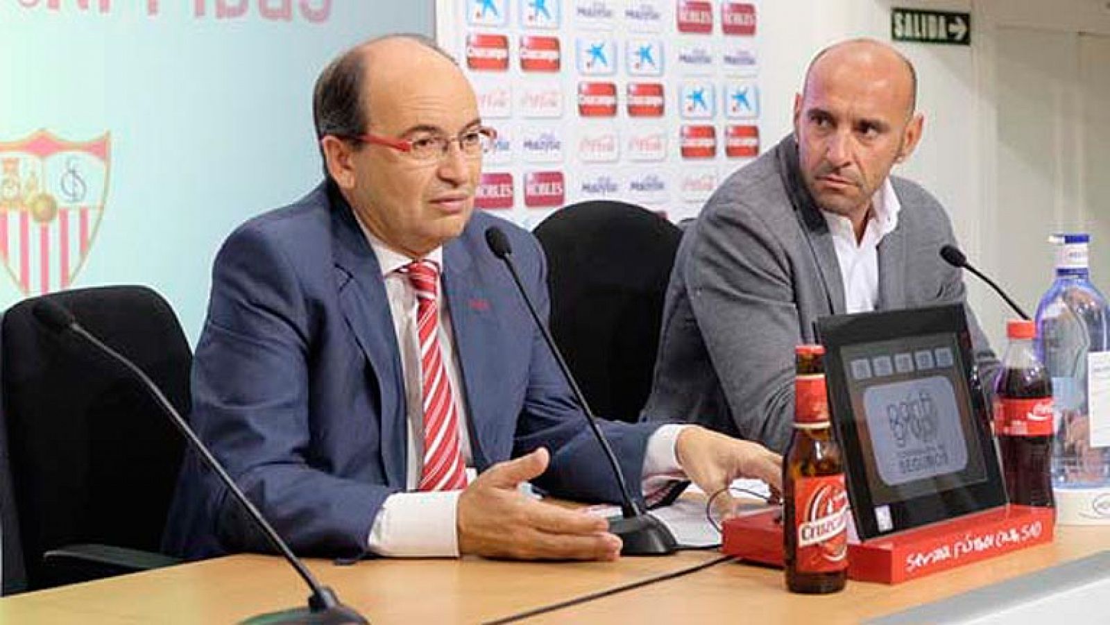 Imagen del presidente sevillista, José Castro, acompañado por Monchi.