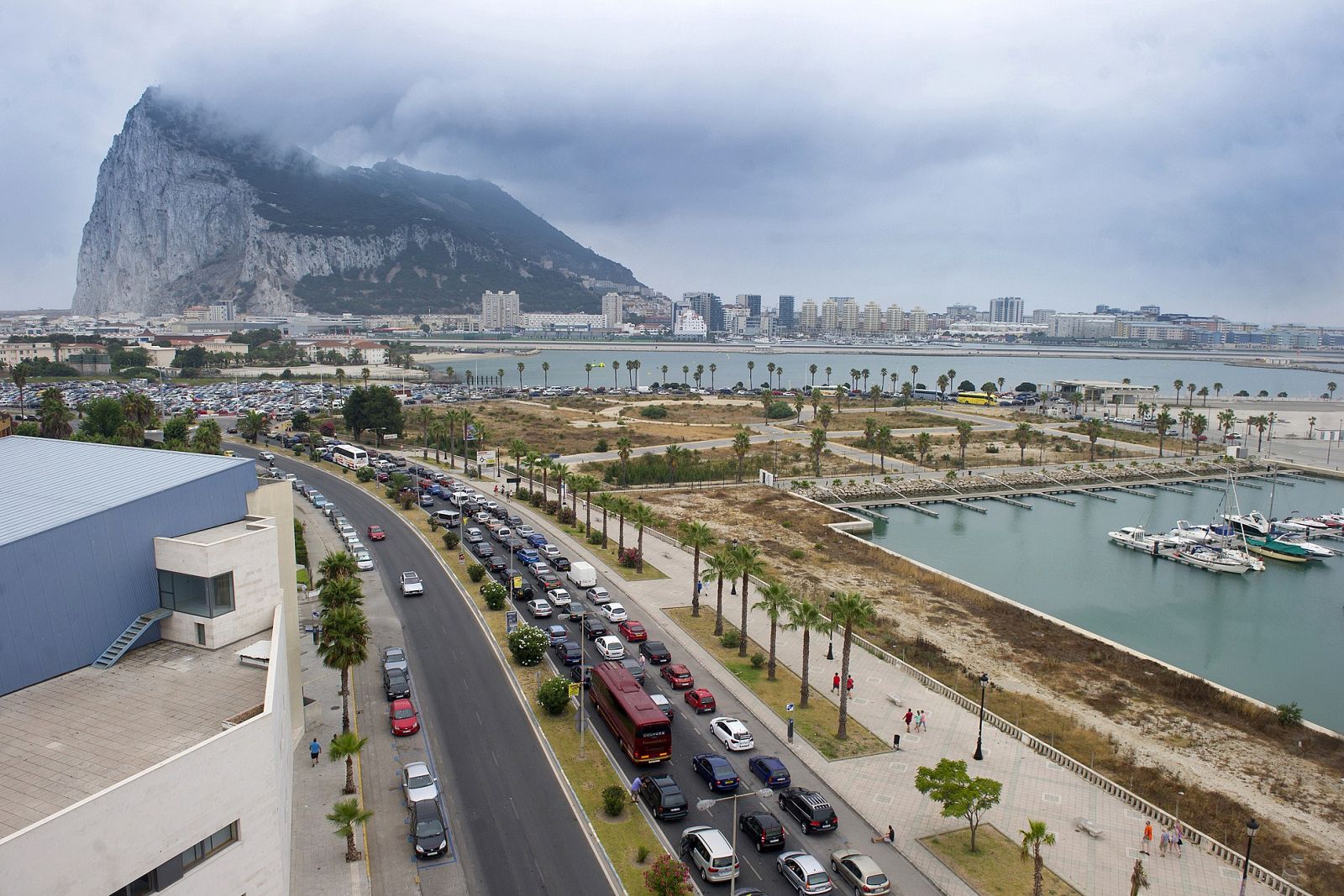 El contrabando de tabaco en Gibraltar supuso un perjuicio de 700 millones para la UE en cuatro años