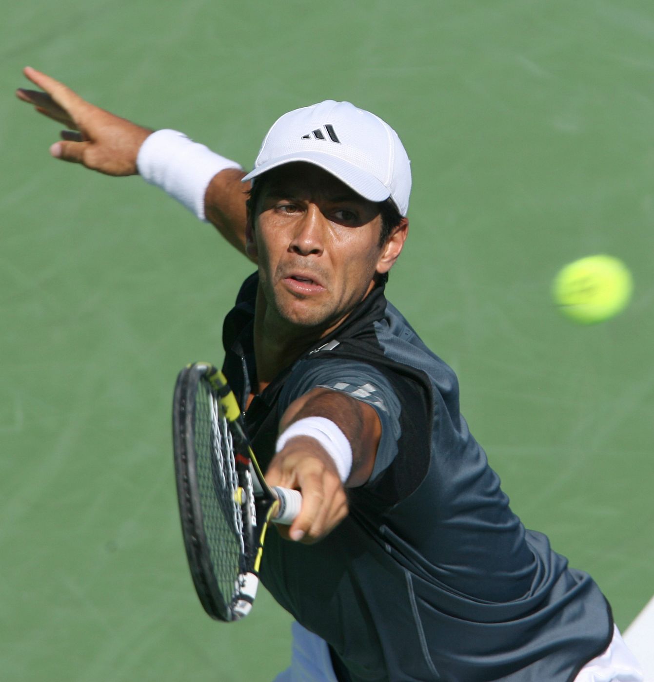 El español Fernando Verdasco, en acción ante el croata Marin Cilic.