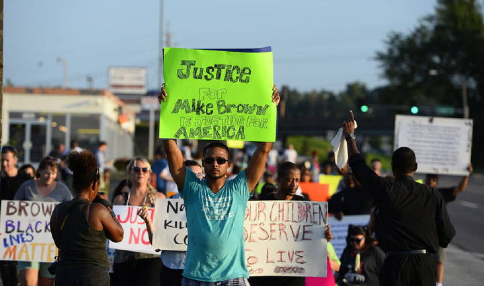 PROTESTAS POR EL TIROTEO EN QUE MURIÓ MICHAEL BROWN