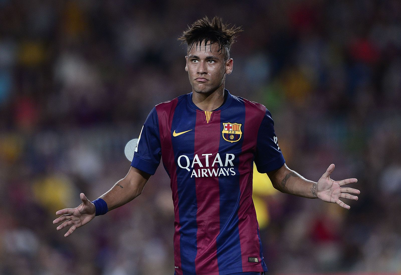 El delantero brasileño del Barcelona Neymar sufre un esguince en su tobillo izquierdo.