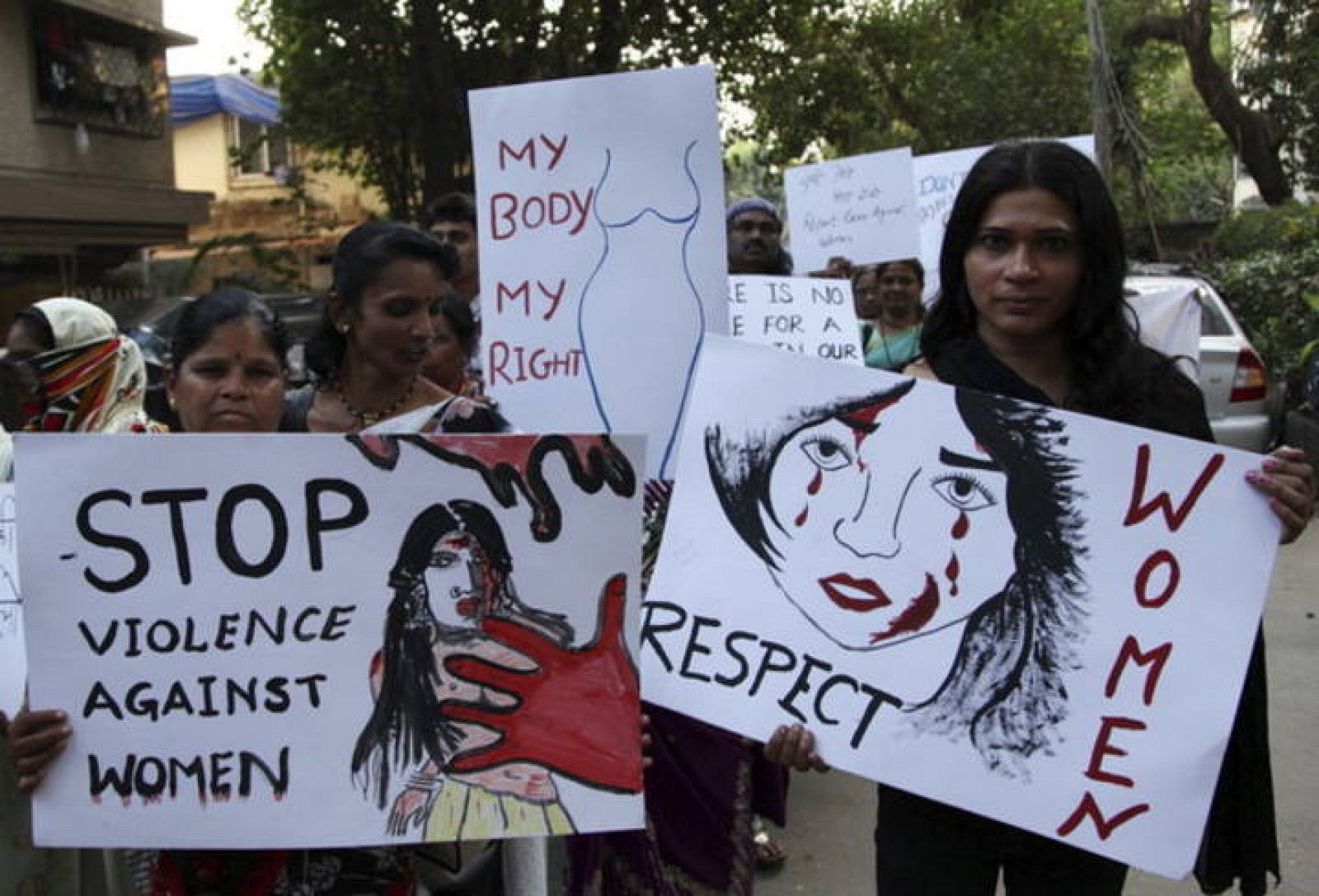 Protesta silenciosa contra los abusos sexuales a mujeres en Mumbai. 