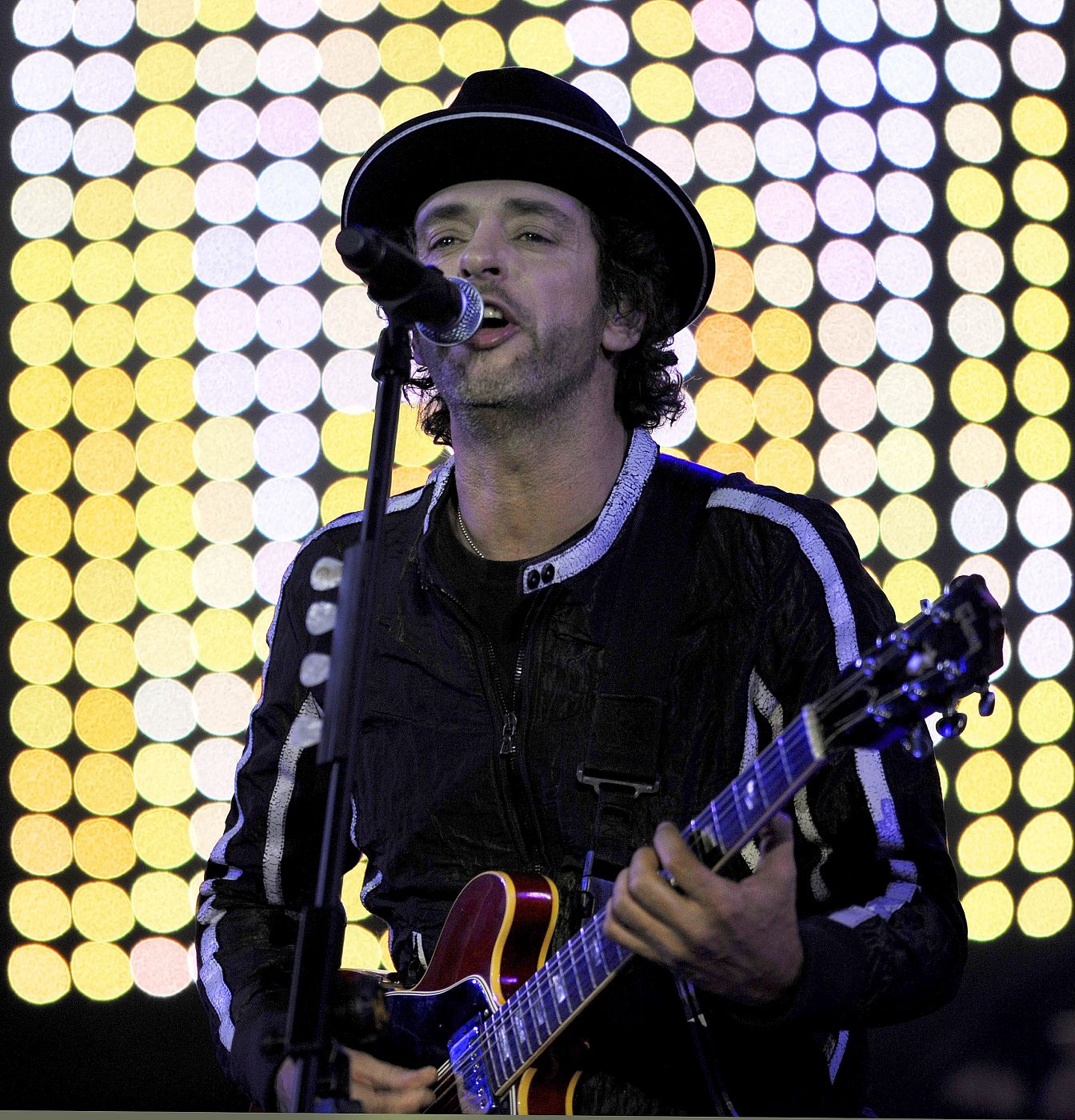 Gustavo Cerati en una actuación de 2008.