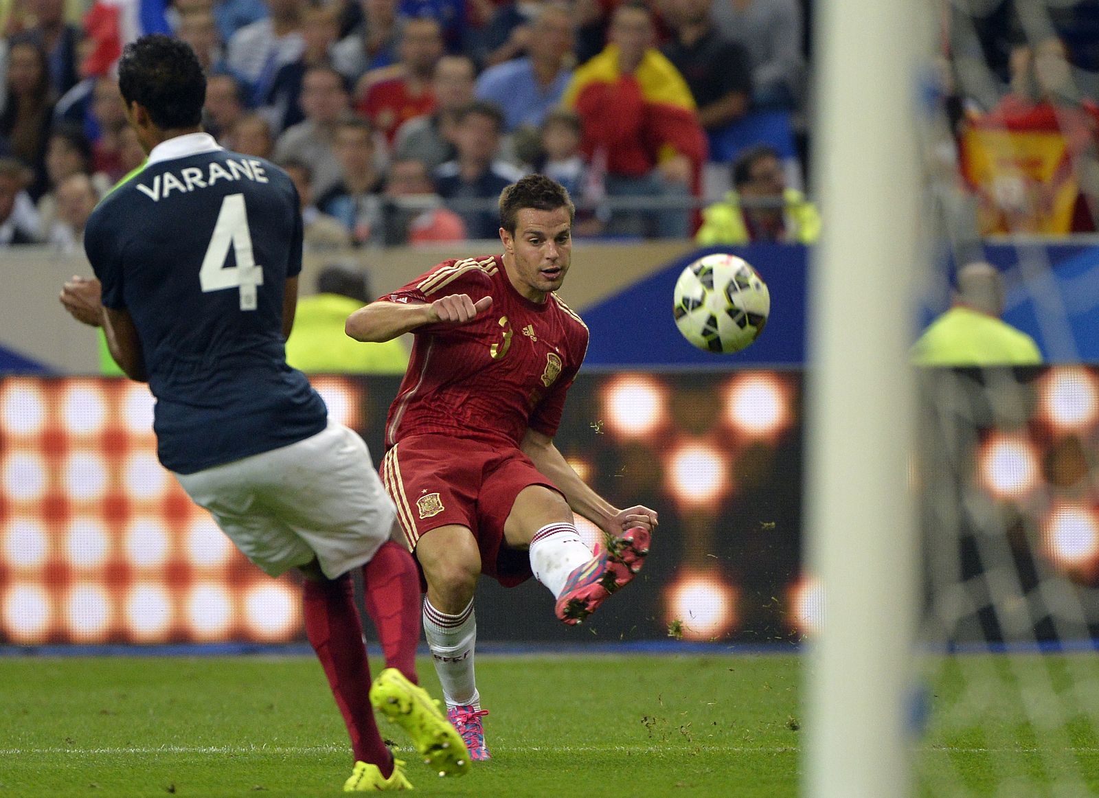 Cesar Azpilicueta durante el amistoso ante Francia.