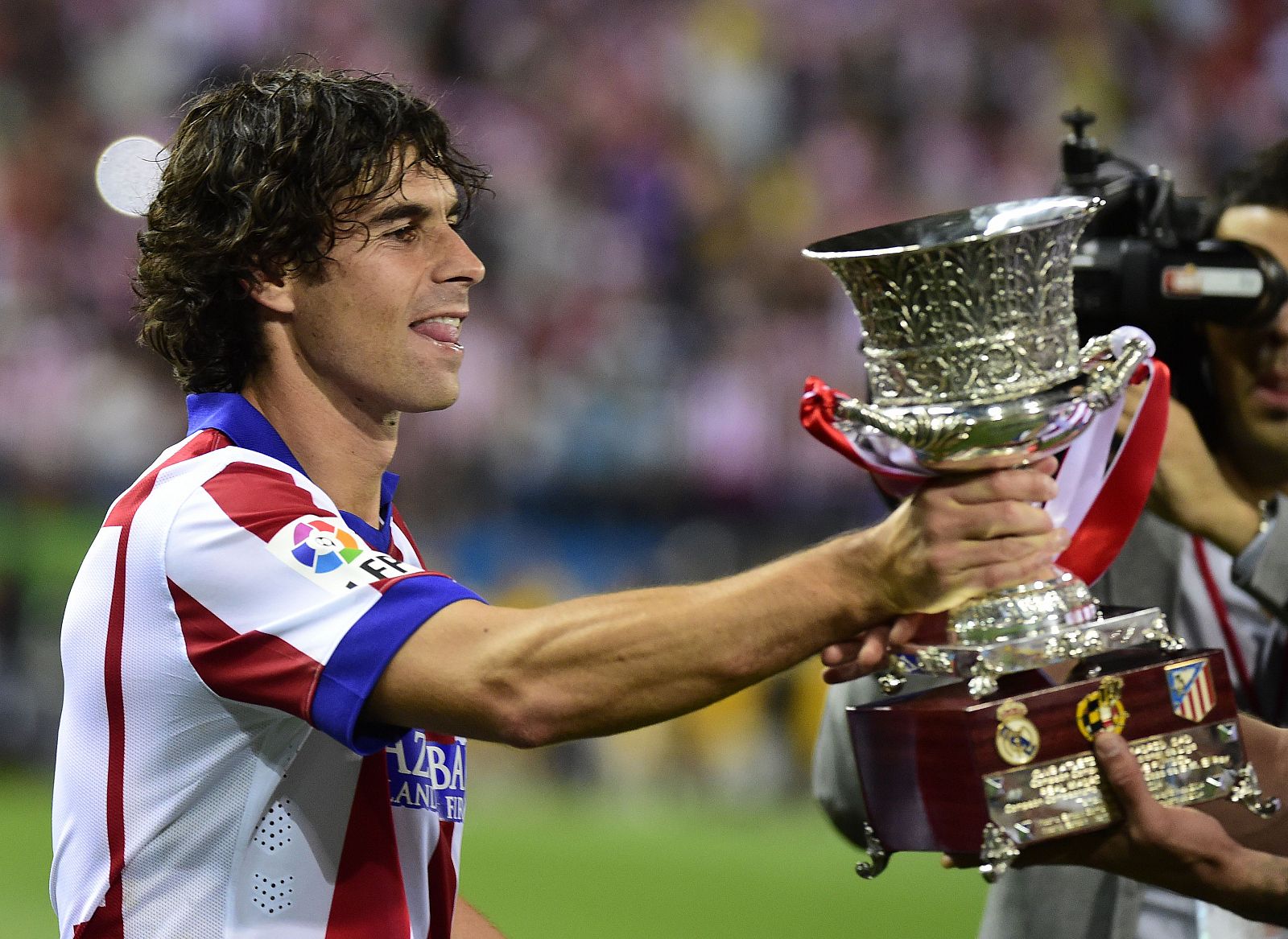 Tiago con el trofeo de la Supercopa conquistado ante el Madrid el pasado mes de agosto.