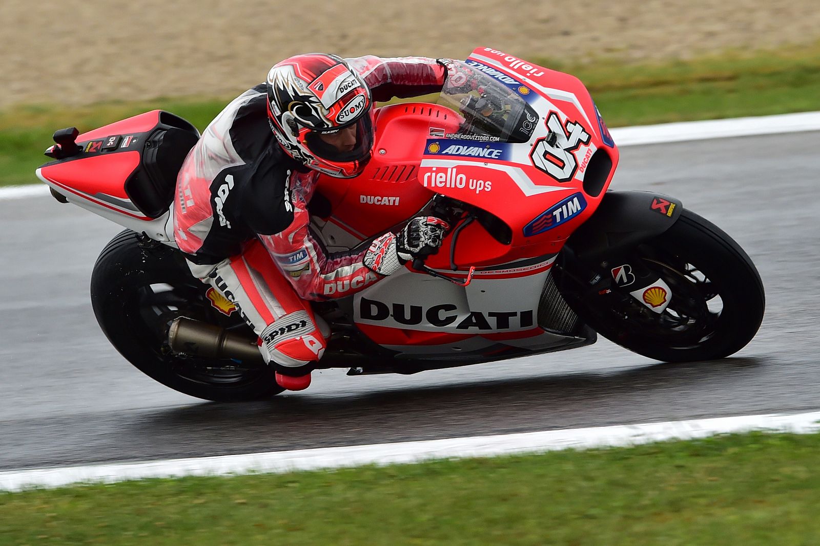 Andrea Dovizioso a lomos de su Ducati.