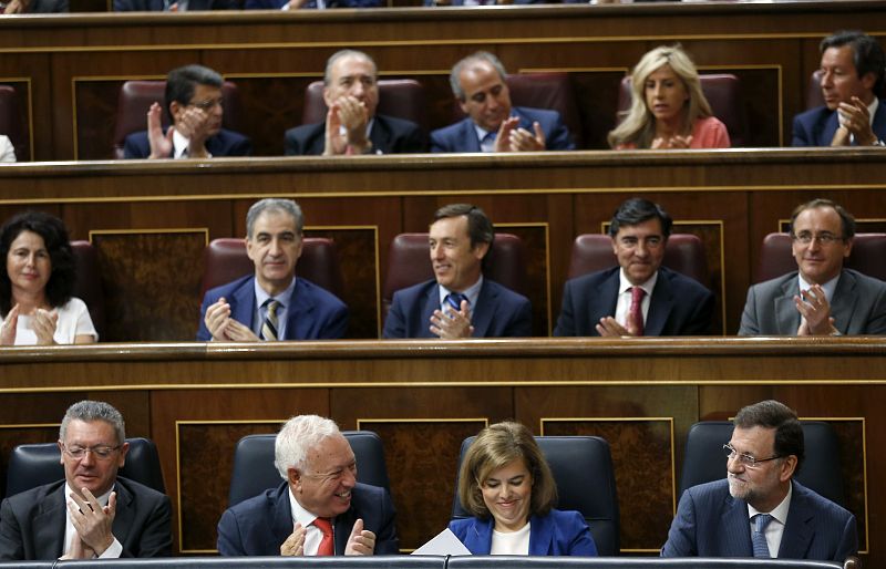 El presidente del Gobierno, la vicepresidenta, los ministros de Exteriores y Justicia y varios diputados del PP en la sesión de control en el Congreso de este miércoles.