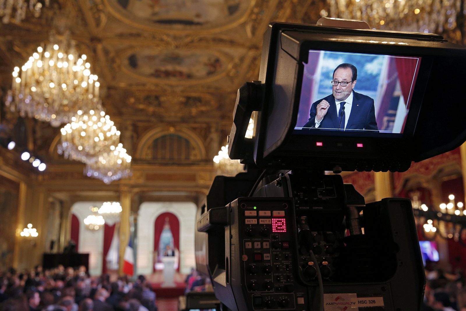Numerosos periodistas han asistido a la ruenda de prensa de Hollande en el Palacio del Elíseo.