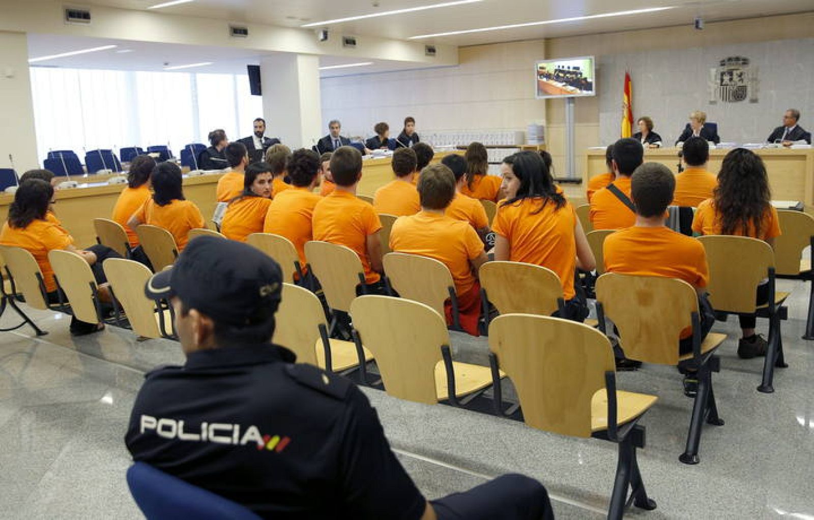 LA AUDIENCIA NACIONAL JUZGA A VEINTIOCHO PRESUNTOS MIEMBROS DE LA ORGANIZACIÓN JUVENIL SEGI