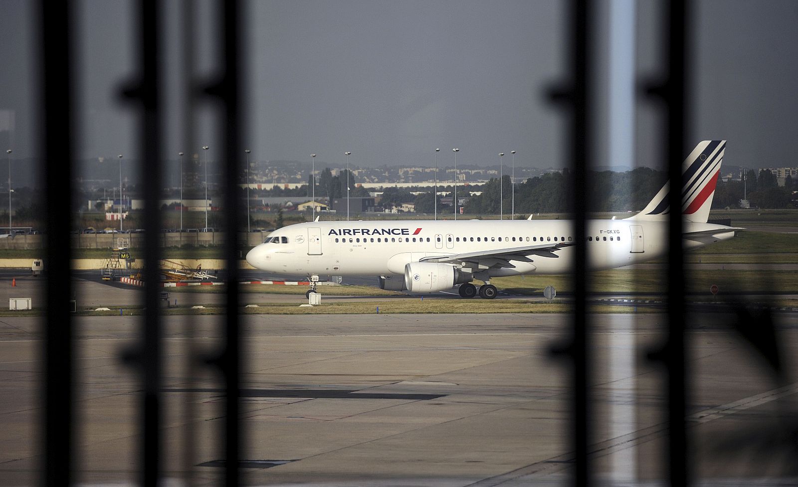 Un Airbus A320 de Air France en el aeropuerto parisino de Orly