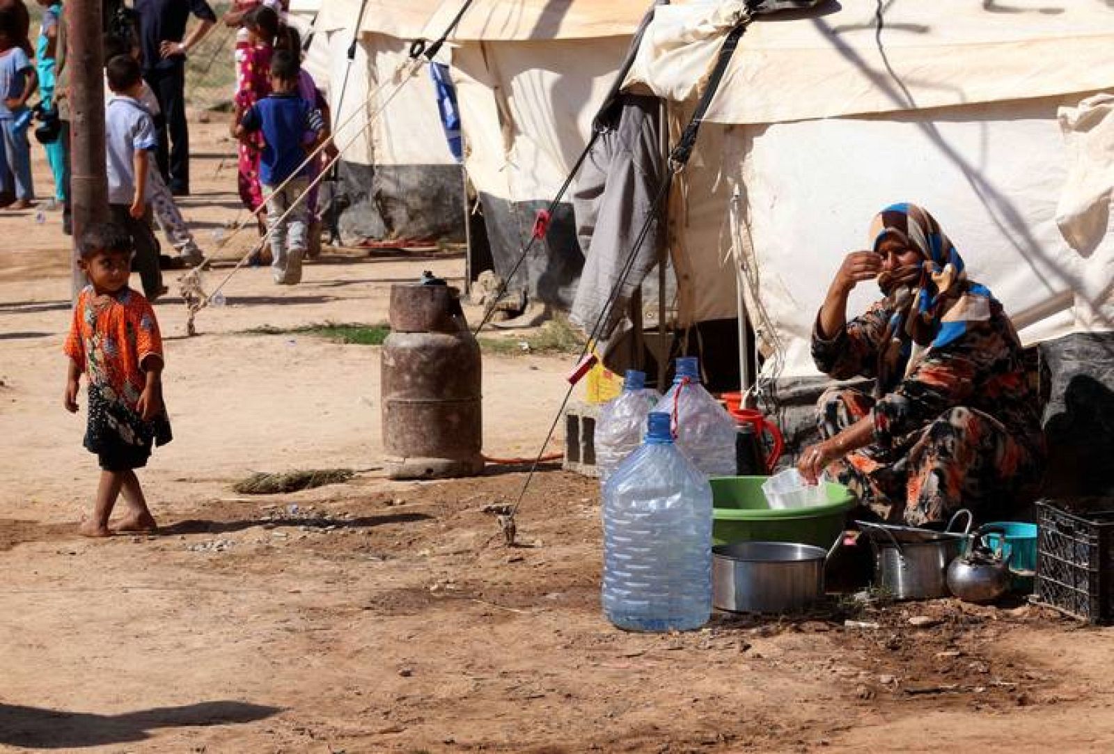 Desplazados iraquíes, que habían huido de sus hogares después de una ofensiva del Estado Islámico