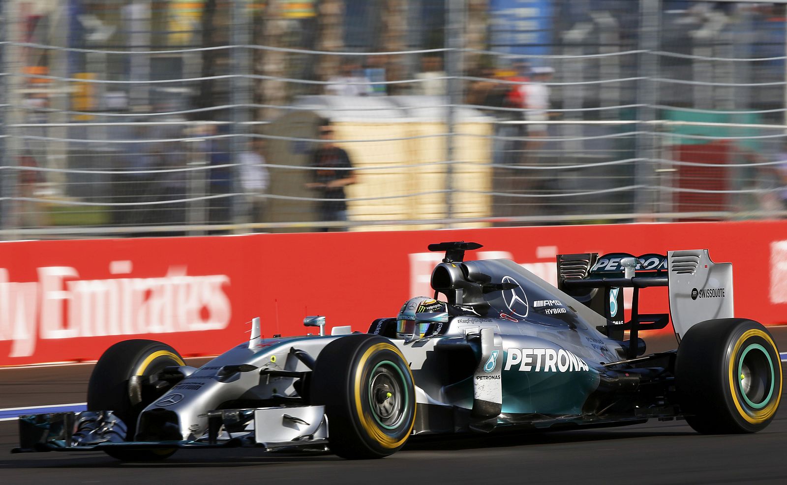 Hamilton, durante la carrera en Sochi.