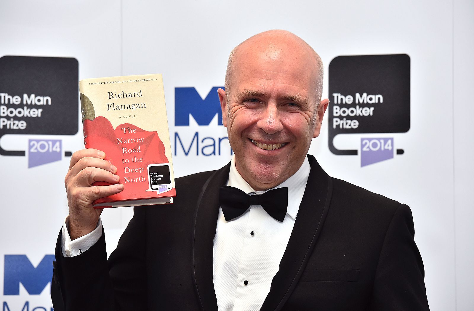 El escritor australiano Richard Flanagan gana el Man Booker con 'The Narrow Road to the Deep North'