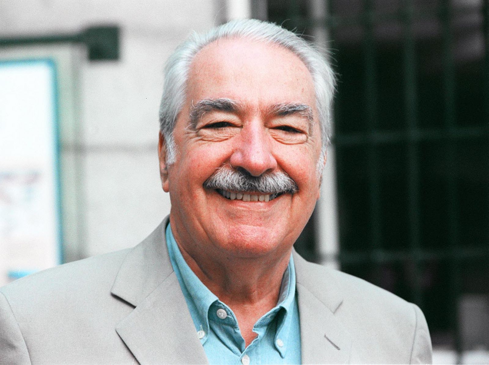 Álvaro Mutis, Premio Cervantes 2001