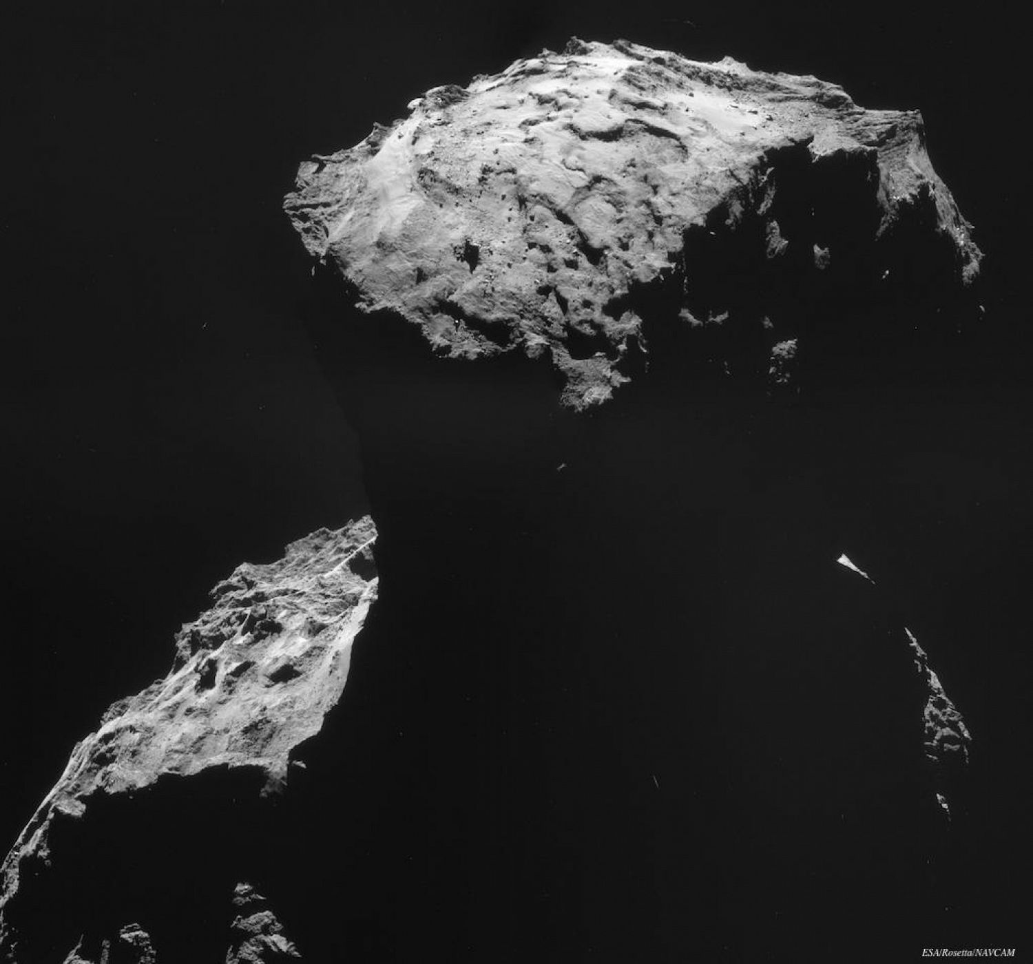 Agilkia, el punto de aterrizaje escogido, está aproximadamente en el centro de la parte superior de 67P en esta imagen