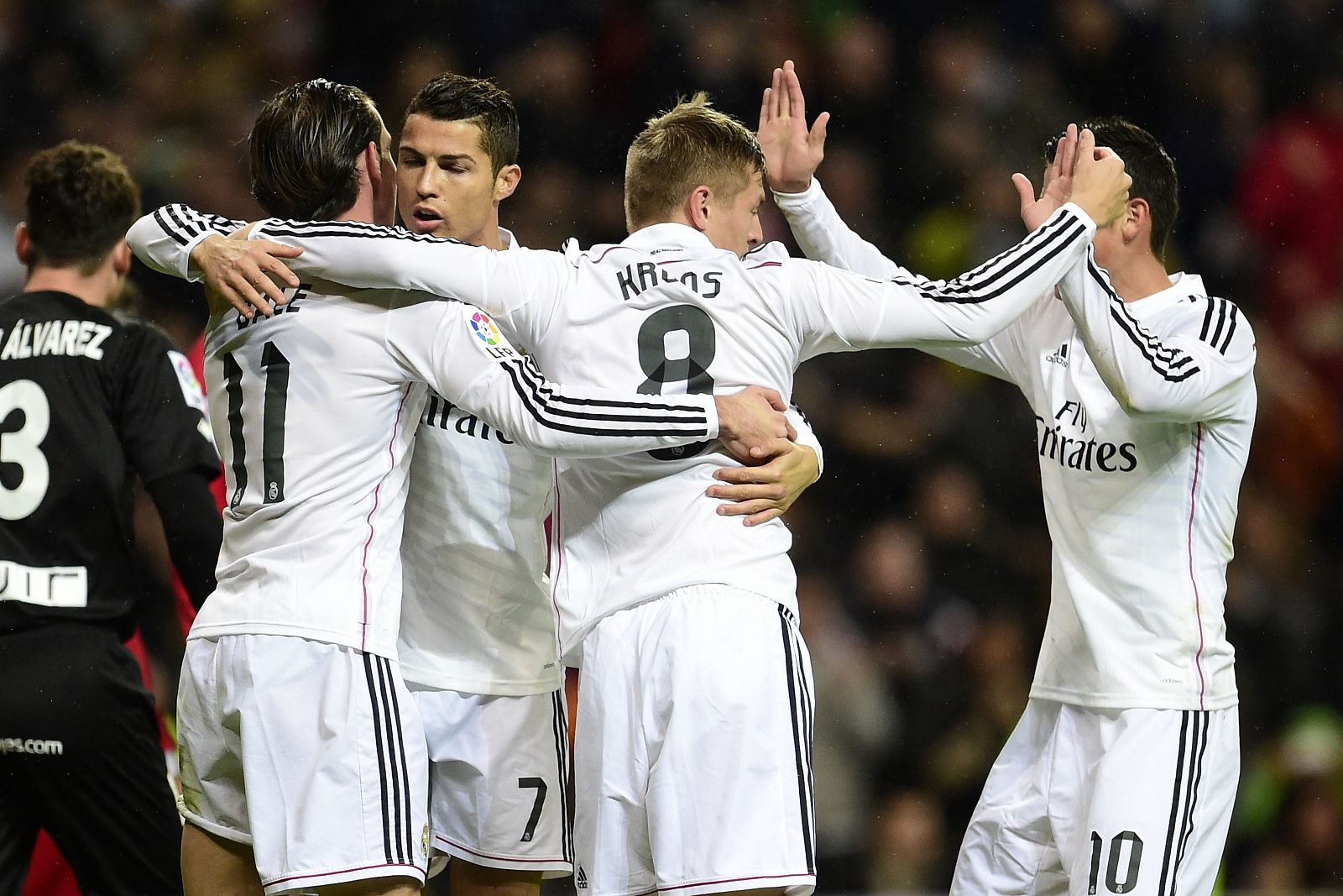 Los jugadodes del Real Madrid celebran un gol en un partido de esta temporada