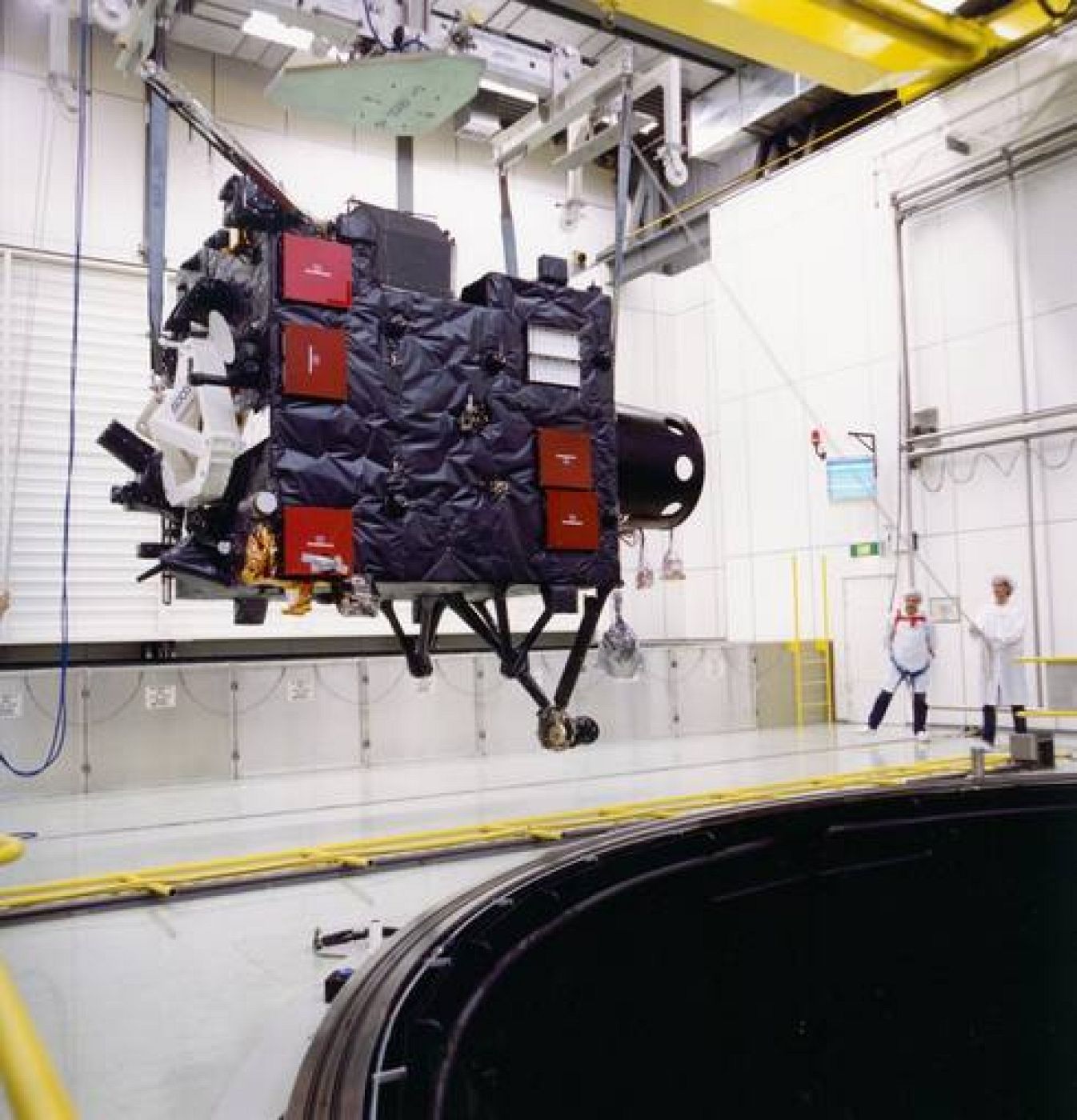  La sonda Rosetta, hace 10 años, en las instalaciones de la ESA.