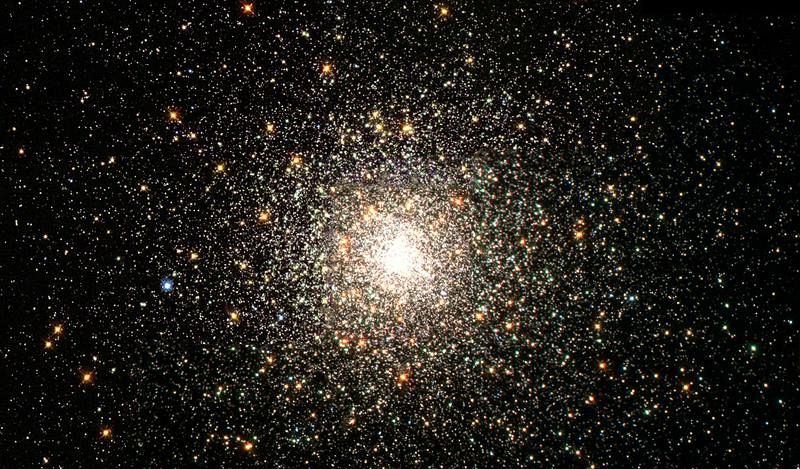 Cúmulo globular M80. Los cúmulos globulares están constituidos por poblaciones estelares antiguas.