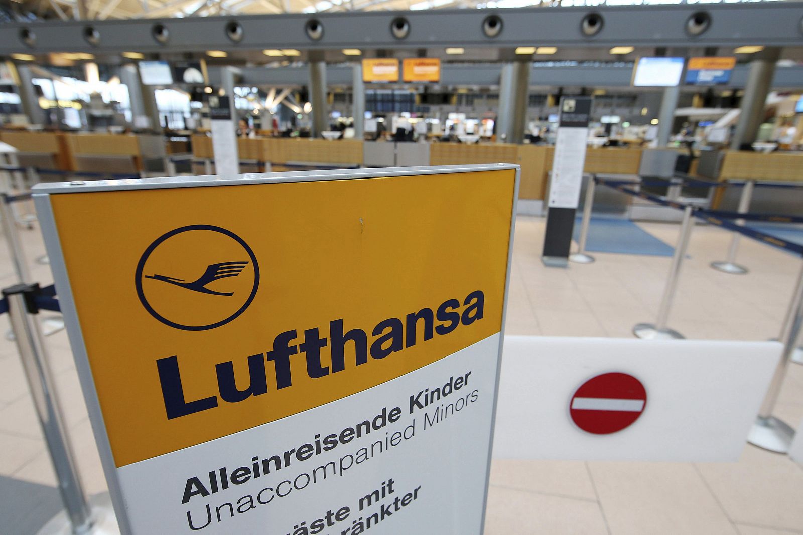 Mostradores de Lufthansa en el aeropuerto de Hamburgo
