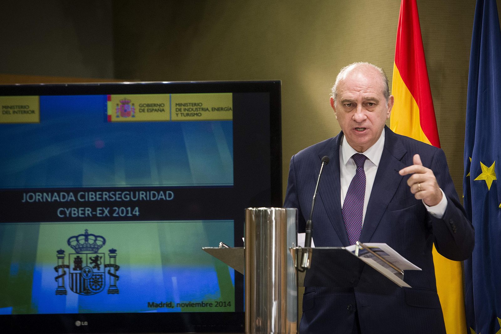 El ministro del Interior, Jorge Fernández Díaz, en una reunión con responsables del IBEX el pasado 25 de noviembre.