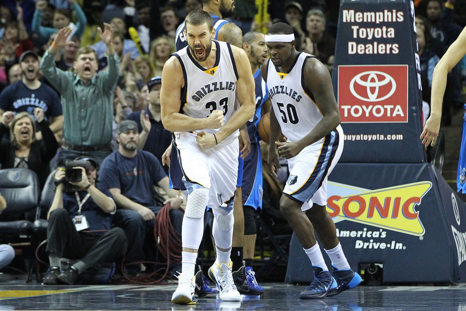 Marc Gasol celebra una canasta en el partido contra Dallas.