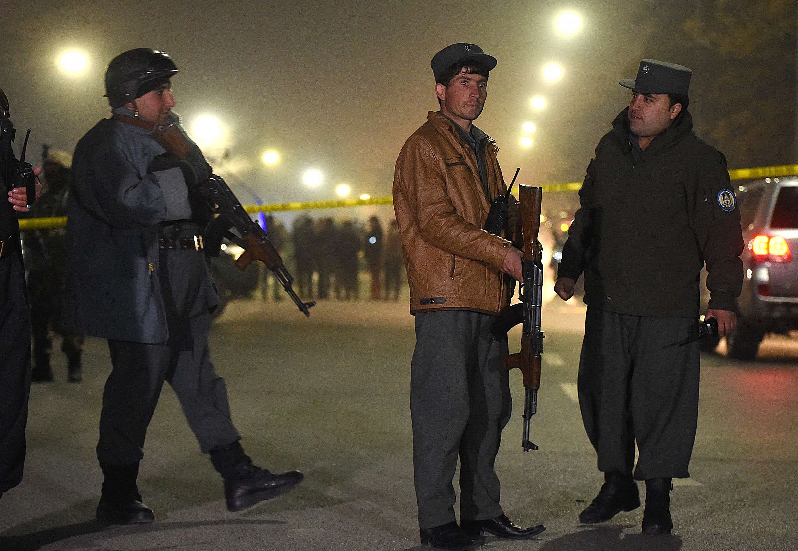 Las Fuerzas de Seguridad afganas han evacuado el auditorio del Liceo francés tras la explosión.
