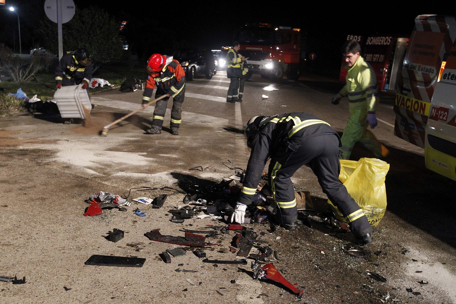 TRES FALLECIDOS Y CINCO HERIDOS AL CHOCAR DOS TURISMOS EN MUELAS (ZAMORA)