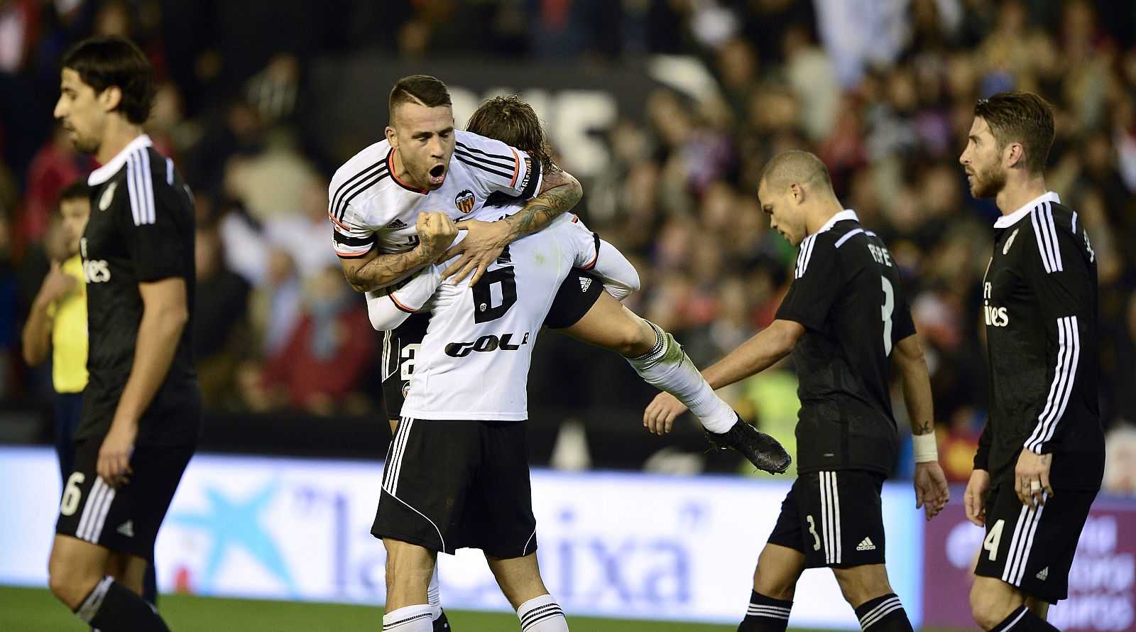 El Real Madrid llega al derbi de Copa con la derrota reciente de Mestalla.