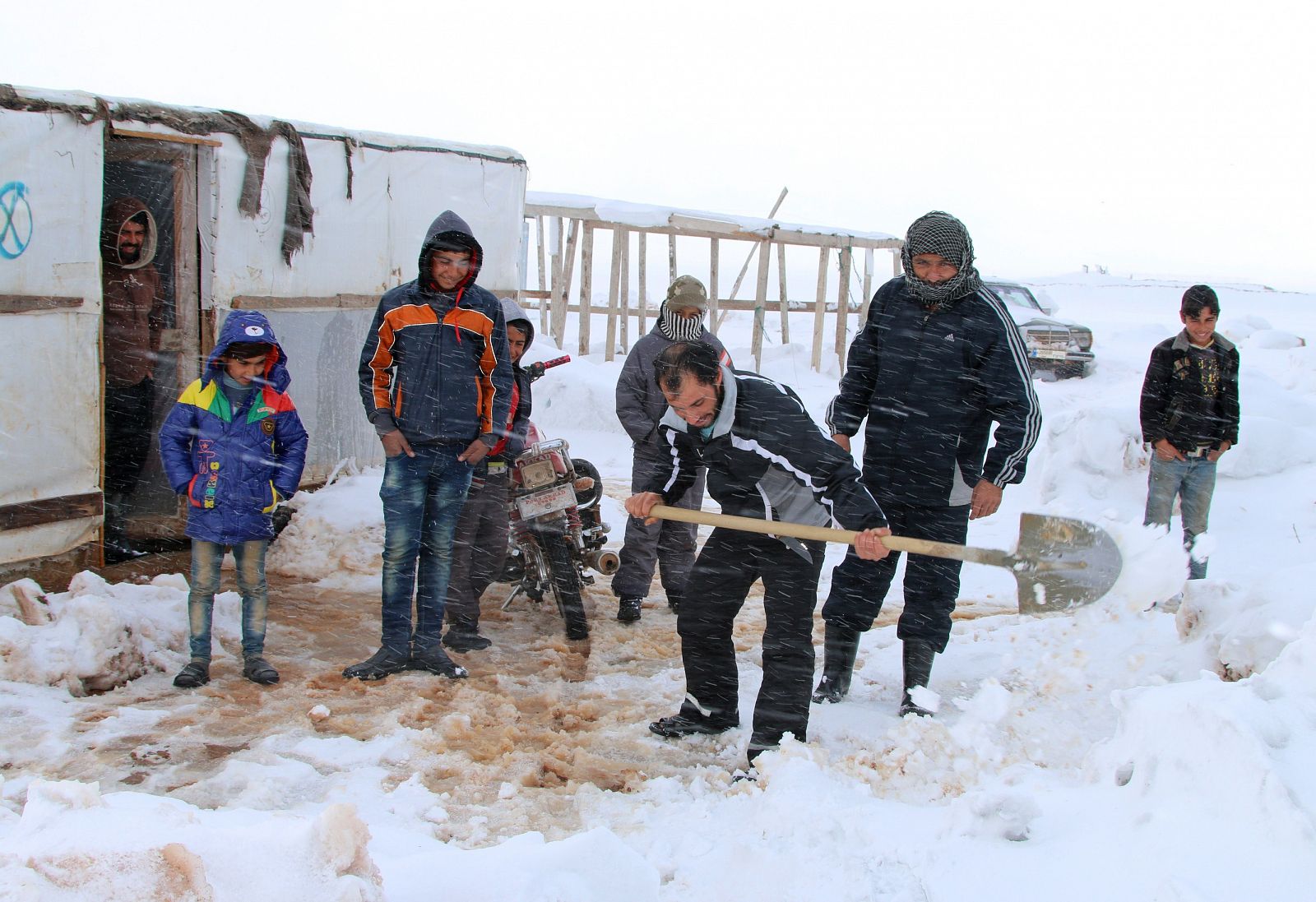 Refugiados sirios en la localidad de Deir Al-Ahmar en el valle libanés de Bekaa.