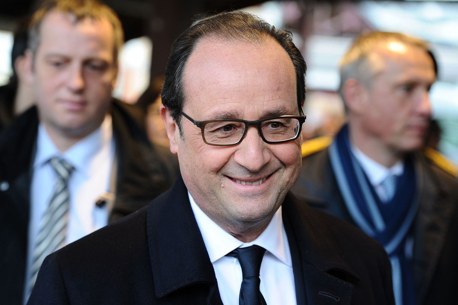 El presidente francés, François Hollande, en un mercado en Tulle (Francia).