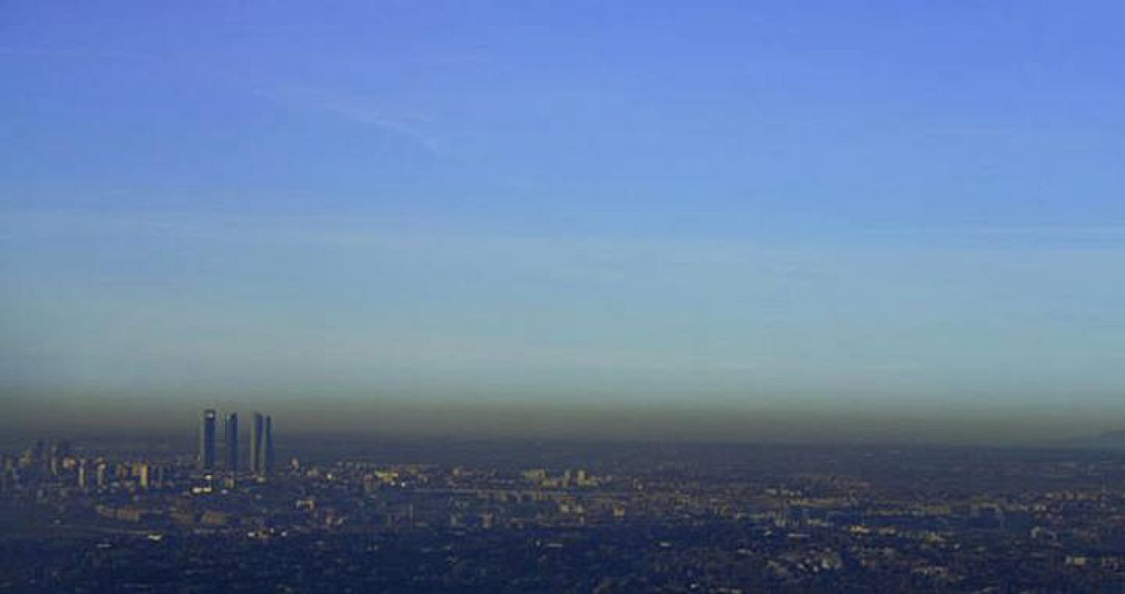 Imagen de la "boina" de contaminación de Madrid