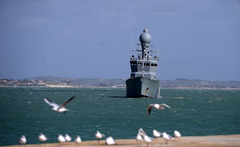 La patrullera islandesa Tyr, integrante de la Operación Tritón, llega la semana pasada a un puerto de Sicilia.