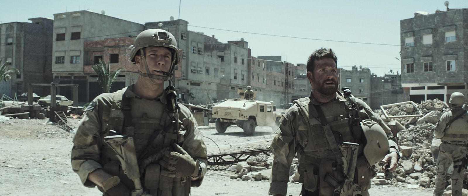 Un fotograma de 'El francotirador', con Bradley Cooper y Jake McDorman.