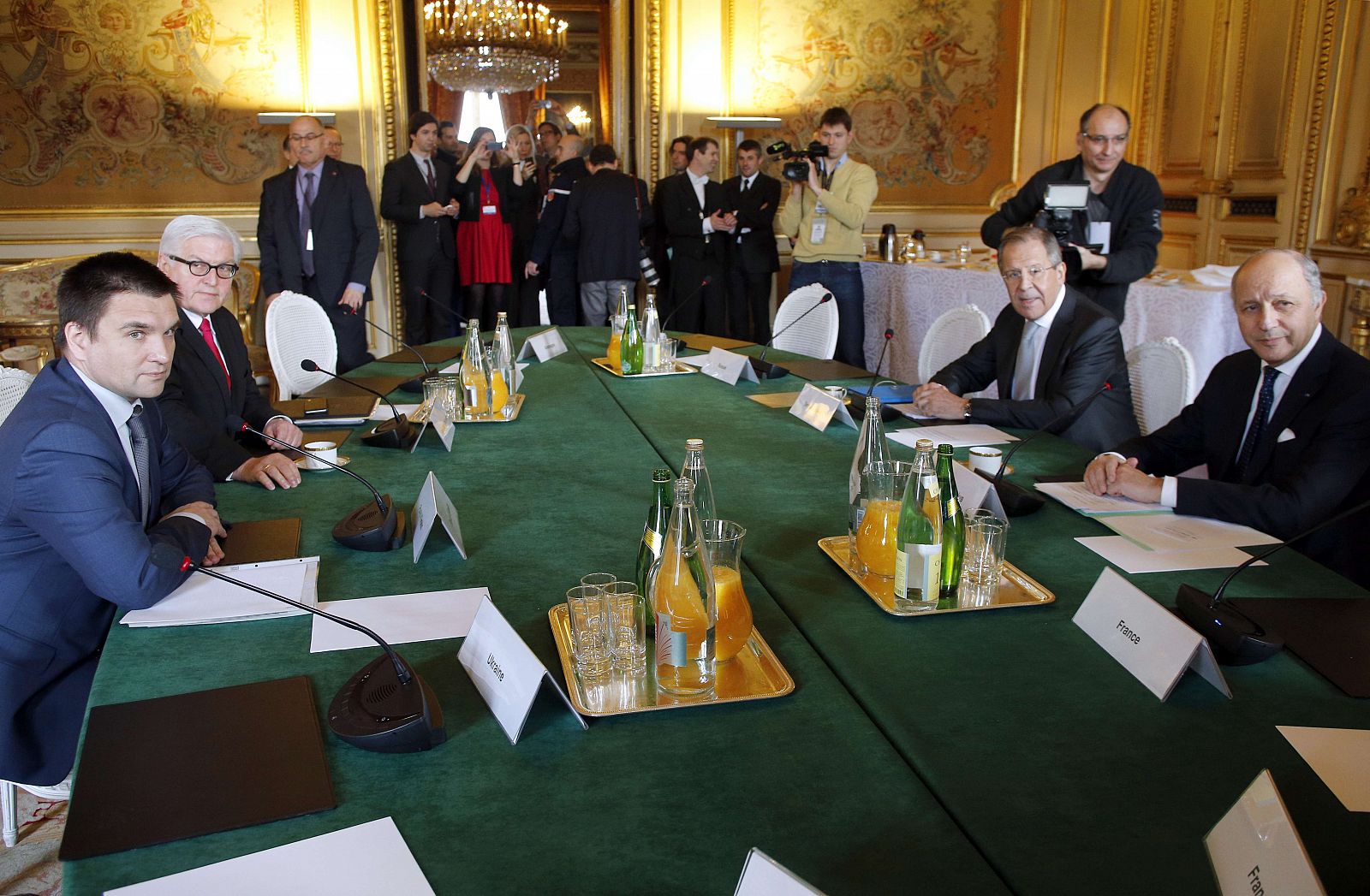 Los ministros de Exteriores de Francia, Rusia, Alemania y Ucrania durante una reunión celebrada en París