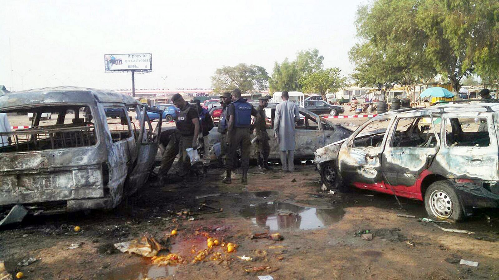 Lugar donde se produjo la explosión de una bomba en una estación de autobuses de Kano (Nigeria), el pasado martes 24 de febrero.