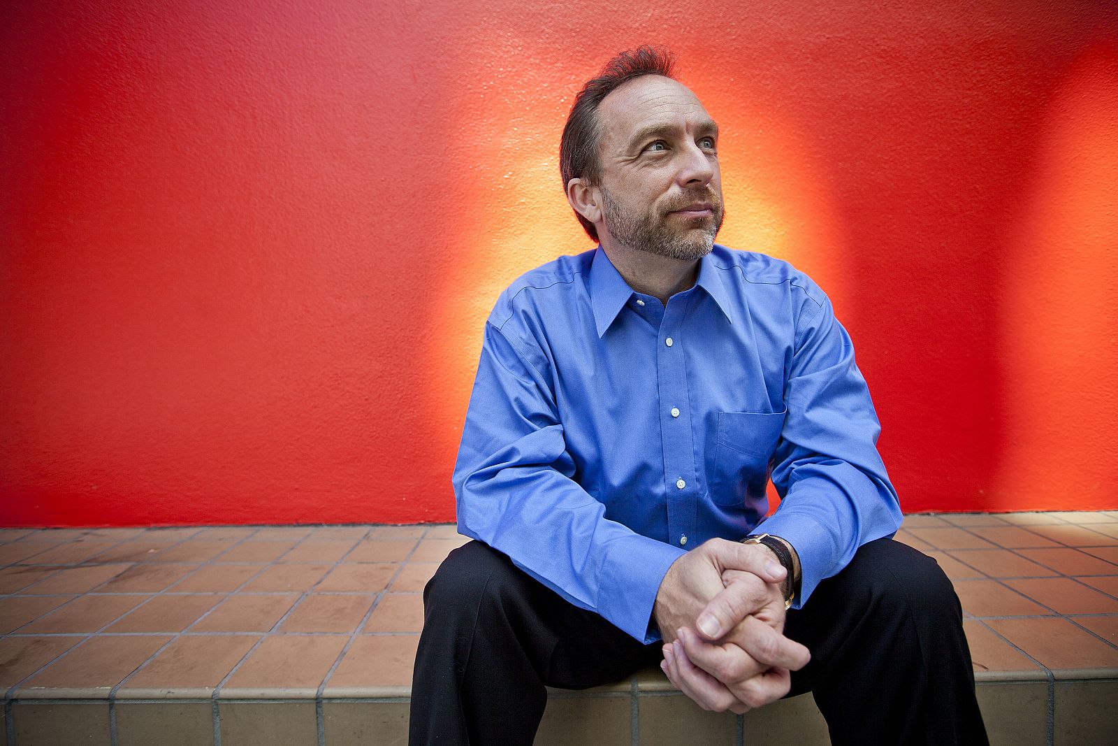 El fundador de Wikipedia, Jimmy Wales, posando en 2010 en San Francisco (Estados Unidos).