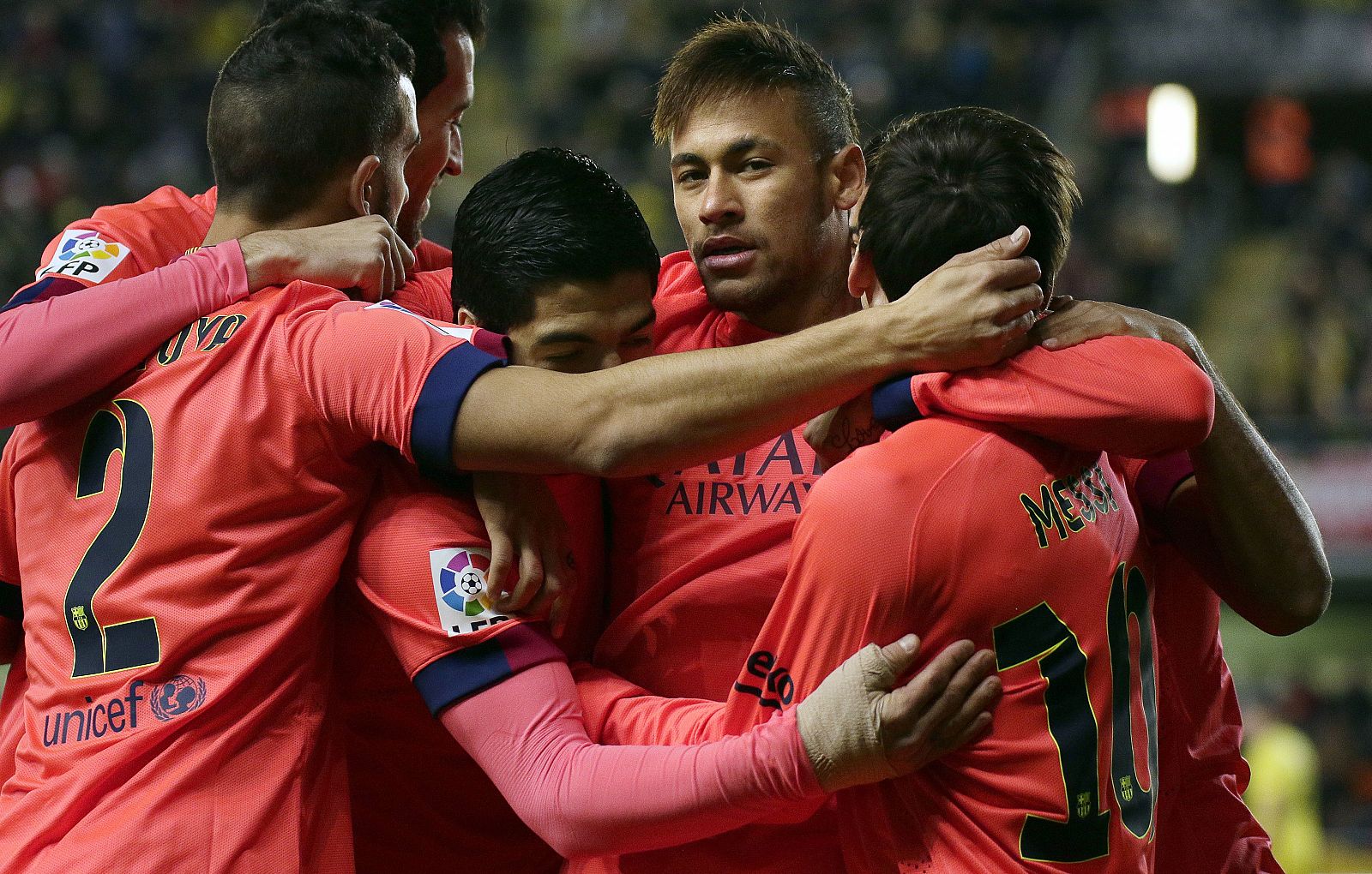 Los cules celebran el primer gol de Neymar en el partido de vuelta ante el Villarreal.