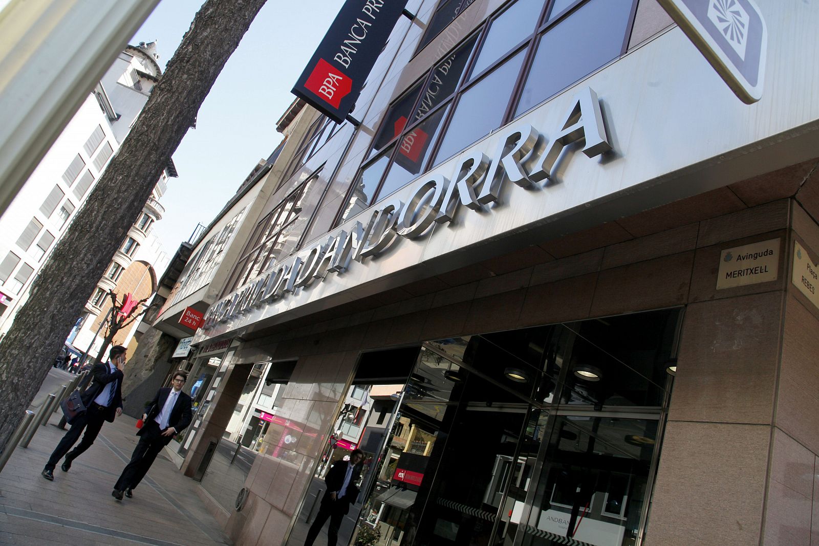Fachada de una de las sucursales del BPA