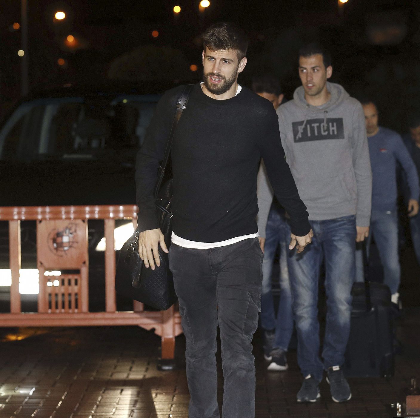 El jugador del FC Barcelona Gerard Piqué, a su llegada a la concentracion de la selección.